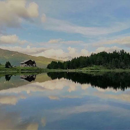 Rifugio Al Lago Del Mortirolo In Inverno Raggiungibile Solo A Piedi Monno Dış mekan fotoğraf