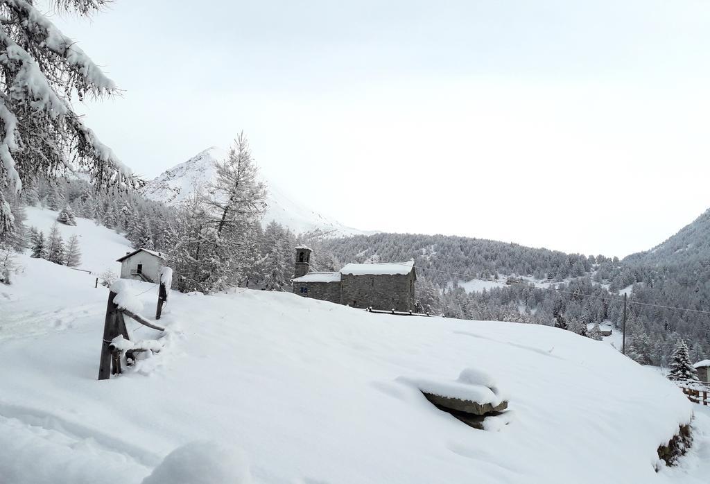 Rifugio Al Lago Del Mortirolo In Inverno Raggiungibile Solo A Piedi Monno Dış mekan fotoğraf