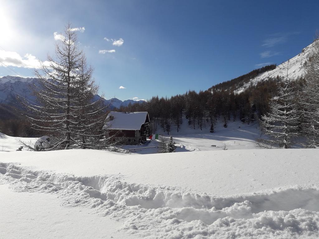 Rifugio Al Lago Del Mortirolo In Inverno Raggiungibile Solo A Piedi Monno Dış mekan fotoğraf