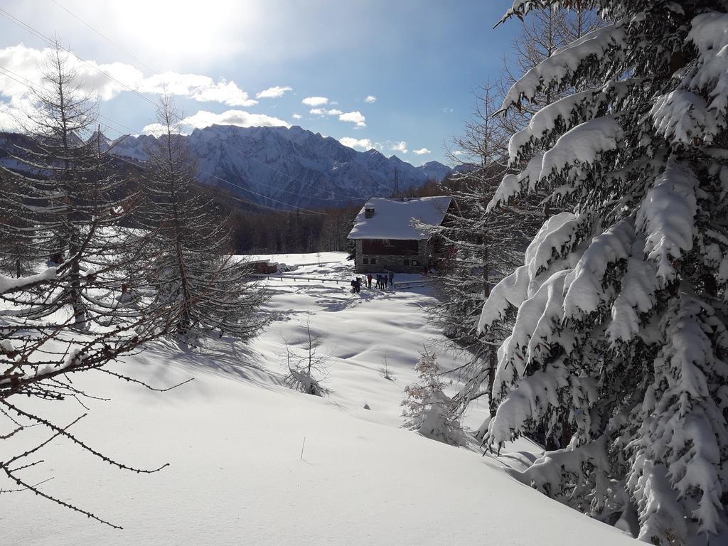 Rifugio Al Lago Del Mortirolo In Inverno Raggiungibile Solo A Piedi Monno Dış mekan fotoğraf