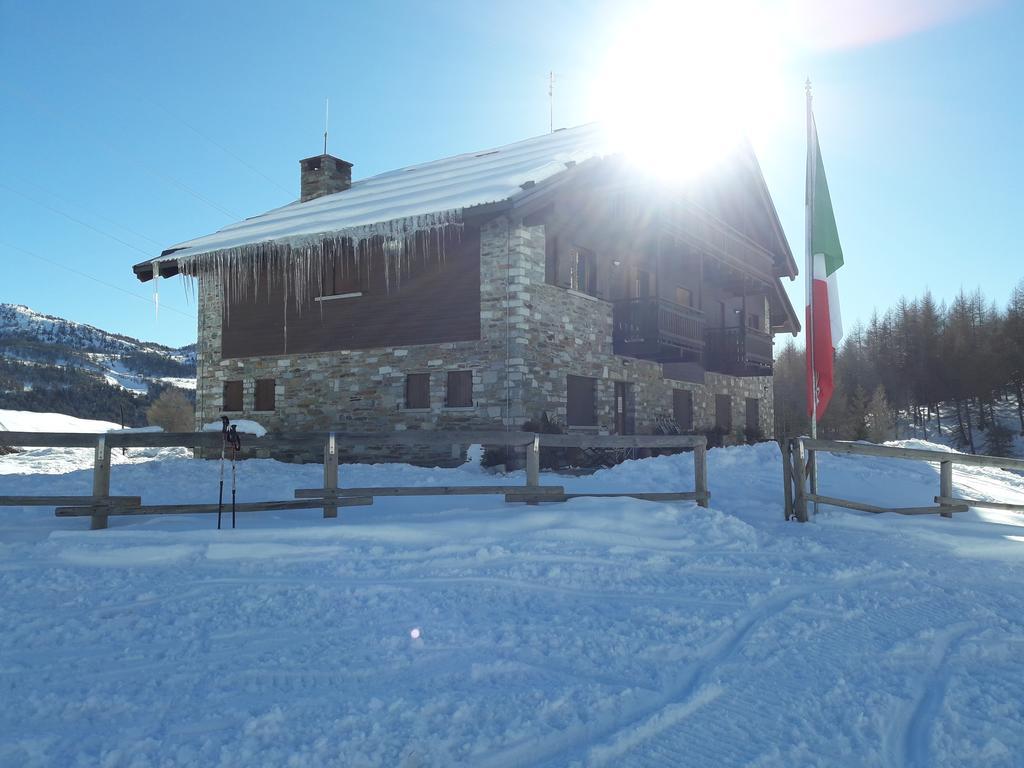 Rifugio Al Lago Del Mortirolo In Inverno Raggiungibile Solo A Piedi Monno Dış mekan fotoğraf