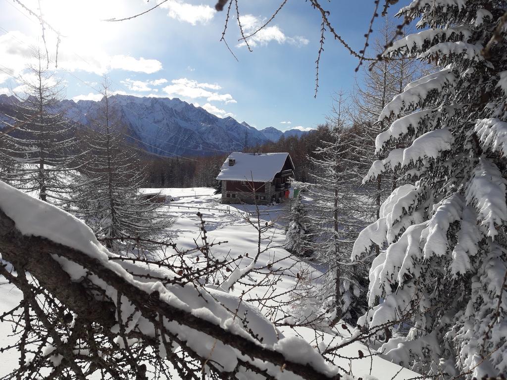 Rifugio Al Lago Del Mortirolo In Inverno Raggiungibile Solo A Piedi Monno Dış mekan fotoğraf