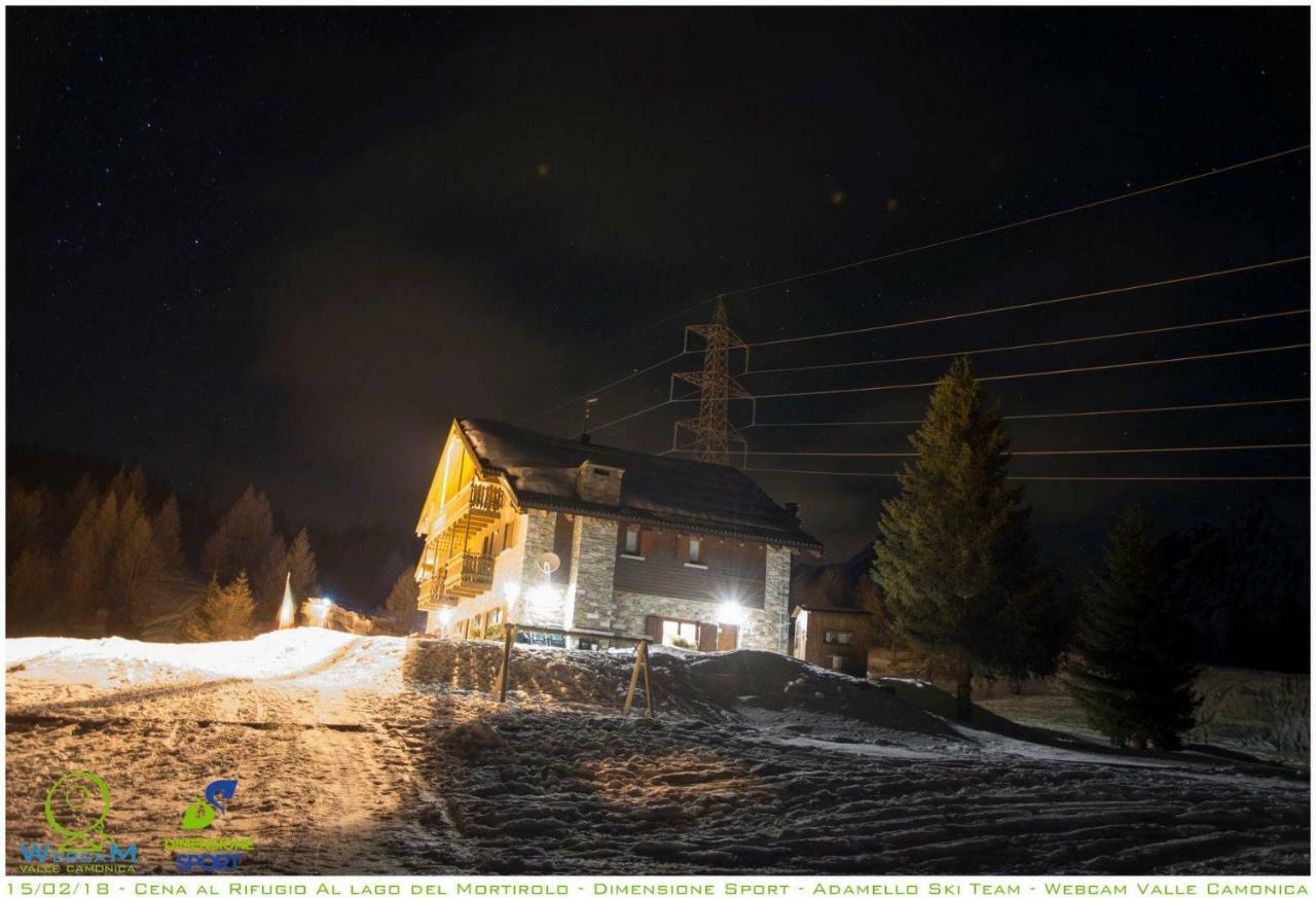 Rifugio Al Lago Del Mortirolo In Inverno Raggiungibile Solo A Piedi Monno Dış mekan fotoğraf