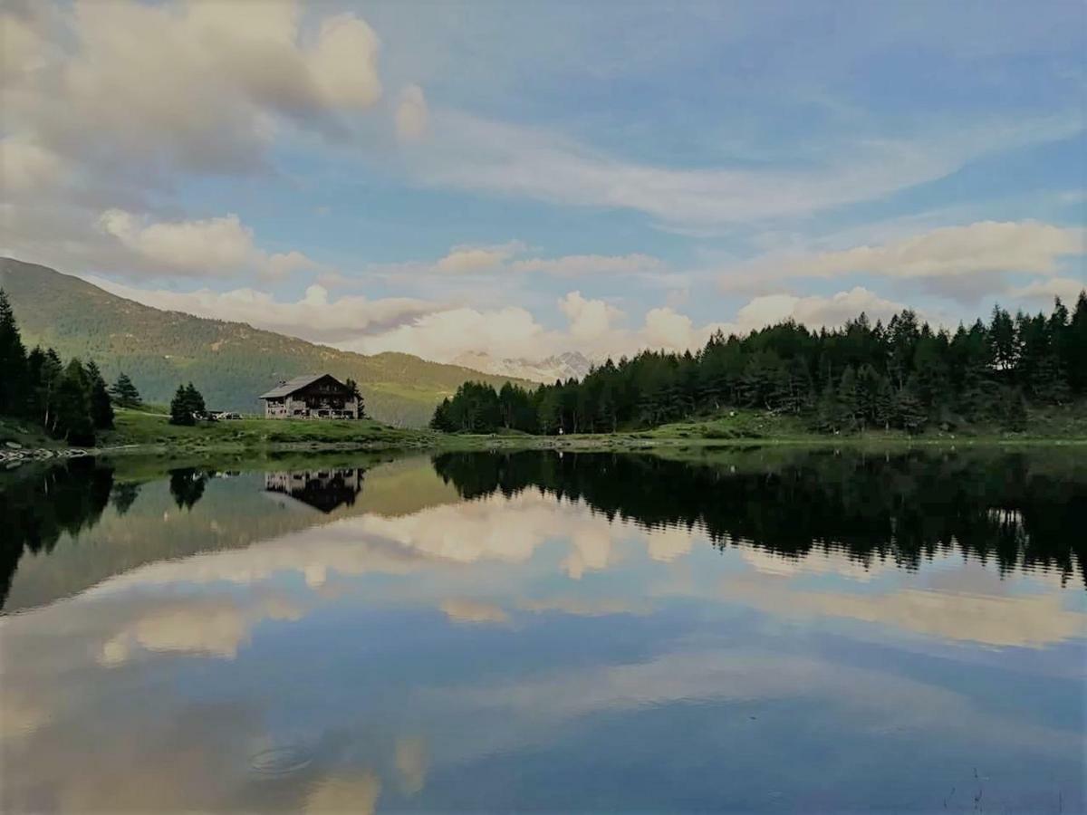 Rifugio Al Lago Del Mortirolo In Inverno Raggiungibile Solo A Piedi Monno Dış mekan fotoğraf