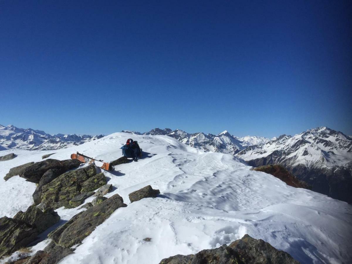Rifugio Al Lago Del Mortirolo In Inverno Raggiungibile Solo A Piedi Monno Dış mekan fotoğraf