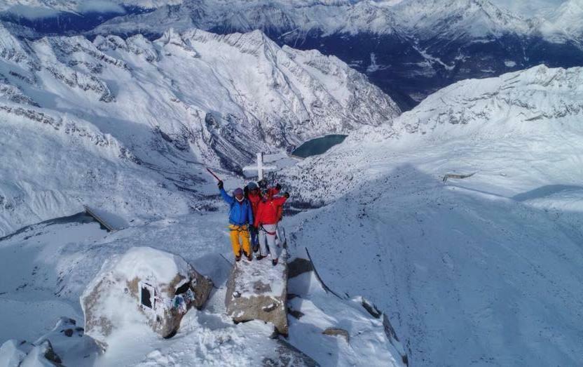 Rifugio Al Lago Del Mortirolo In Inverno Raggiungibile Solo A Piedi Monno Dış mekan fotoğraf