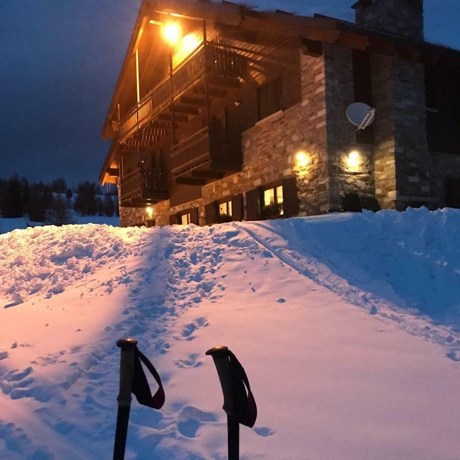 Rifugio Al Lago Del Mortirolo In Inverno Raggiungibile Solo A Piedi Monno Dış mekan fotoğraf
